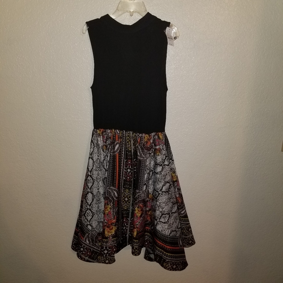 New York & Company Dresses & Skirts - NY&C Sleeveless Hankerchief Bottom Dress NWT